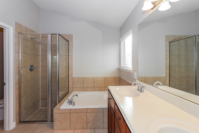 2,020/Mo, 19626 Little Pine Ln Katy, TX 77449 Main Bathroom View