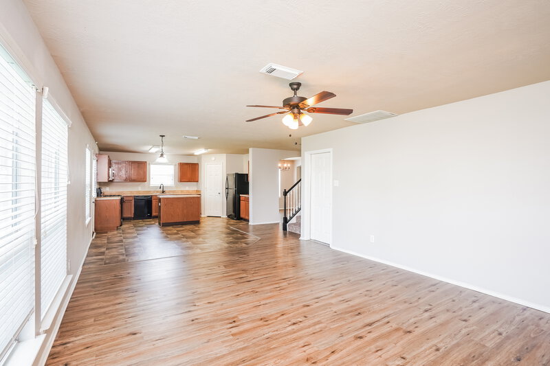 2,005/Mo, 2527 Floral Bloom Way Fresno, TX 77545 Living Room View