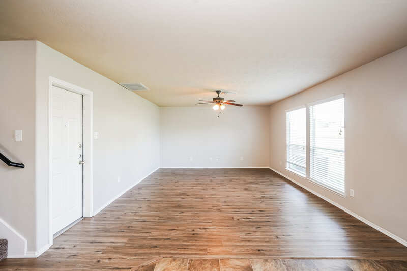 2,005/Mo, 2527 Floral Bloom Way Fresno, TX 77545 Living Room View 2