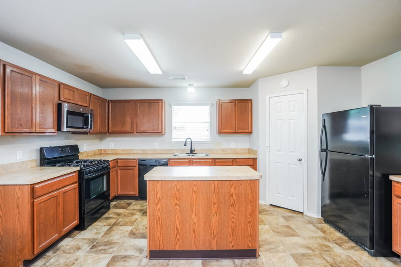 2,005/Mo, 2527 Floral Bloom Way Fresno, TX 77545 Kitchen View