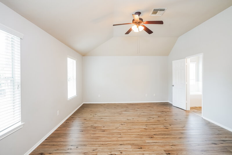 2,005/Mo, 2527 Floral Bloom Way Fresno, TX 77545 Main Bedroom View