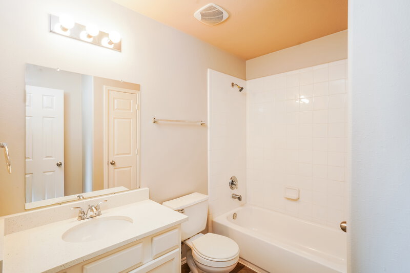 2,005/Mo, 2527 Floral Bloom Way Fresno, TX 77545 Bathroom View