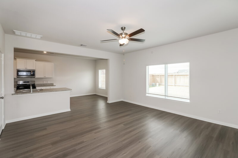 2,120/Mo, 428 Beechwood Hacienda Dr Katy, TX 77493 Family Room View