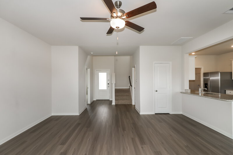 2,120/Mo, 428 Beechwood Hacienda Dr Katy, TX 77493 Family Room View 2