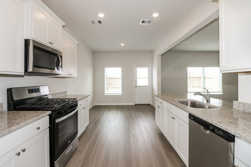 2,120/Mo, 428 Beechwood Hacienda Dr Katy, TX 77493 Kitchen View 2