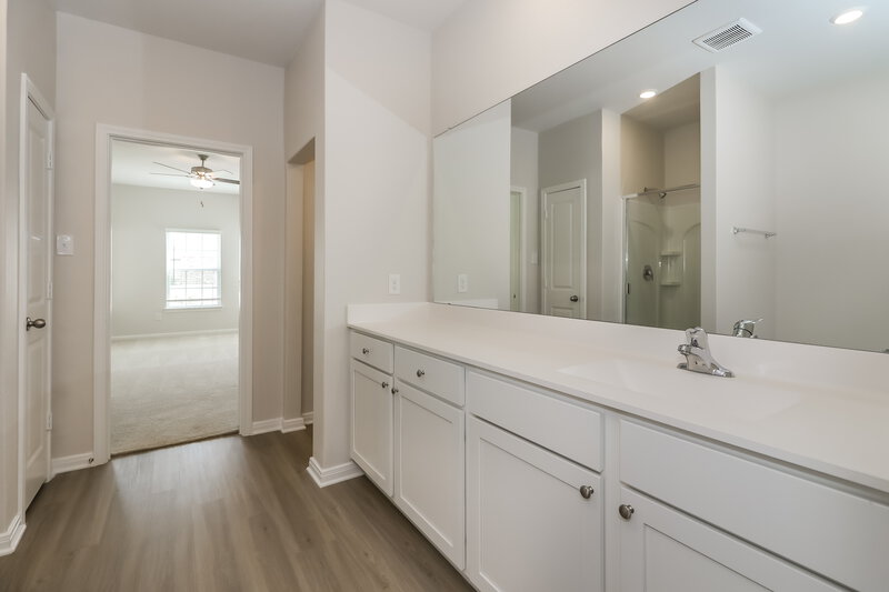 2,120/Mo, 428 Beechwood Hacienda Dr Katy, TX 77493 Main Bathroom View 2
