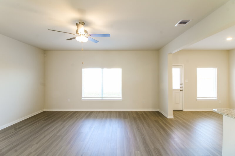 2,140/Mo, 413 Mystic Slopes Dr Katy, TX 77493 Living Room View
