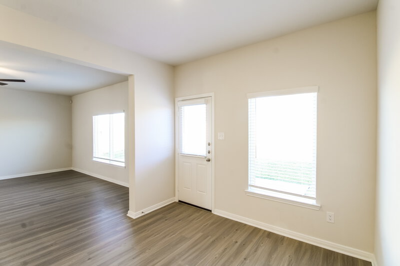 2,140/Mo, 413 Mystic Slopes Dr Katy, TX 77493 Living Room View 2