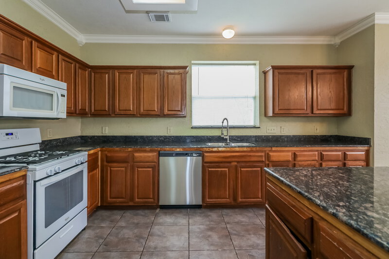 2,240/Mo, 20407 Avery Point Dr Katy, TX 77449 Kitchen View 2