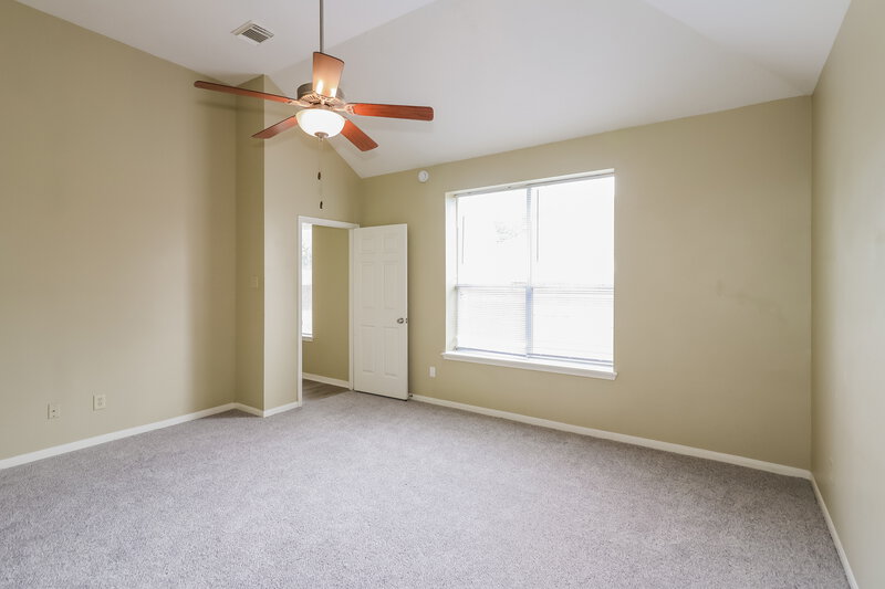 2,240/Mo, 20407 Avery Point Dr Katy, TX 77449 Main Bedroom View 2