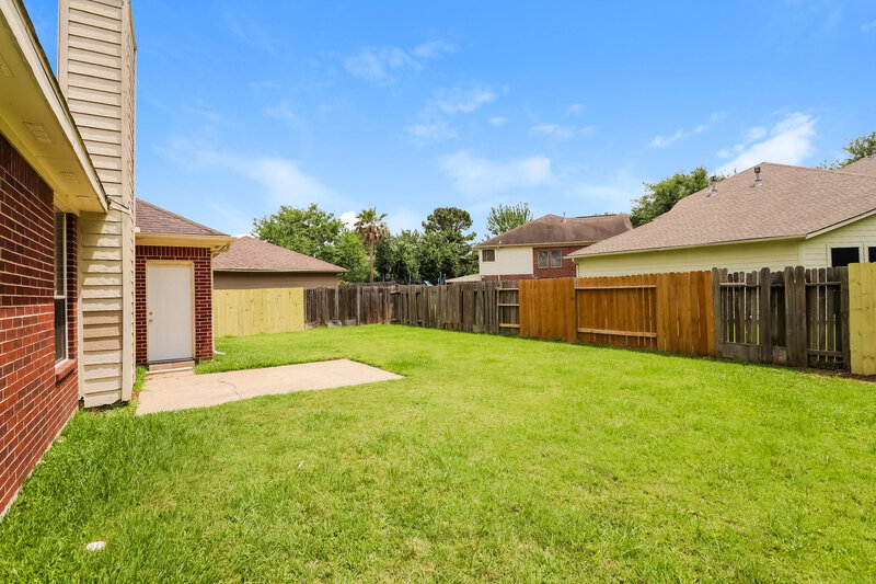 2,240/Mo, 20407 Avery Point Dr Katy, TX 77449 Rear View