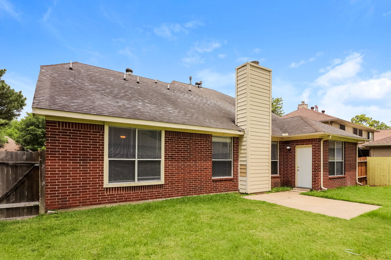 2,240/Mo, 20407 Avery Point Dr Katy, TX 77449 Rear View 2