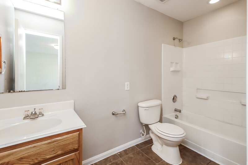 2,470/Mo, 1810 Skipwood Dr Missouri City, TX 77489 Bathroom View