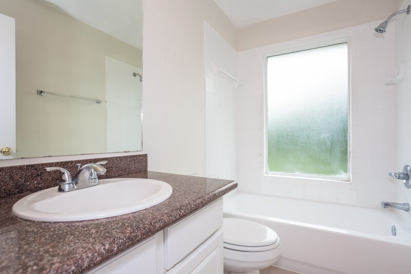 1,890/Mo, 1907 Doliver Cir Missouri City, TX 77489 photomasterbathroom View