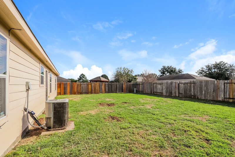 1,800/Mo, 4019 Enclave Mist Ln Richmond, TX 77469 Rear View