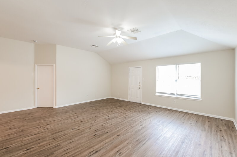 2,500/Mo, 12226 Scarlet River Dr Houston, TX 77044 Living Room View