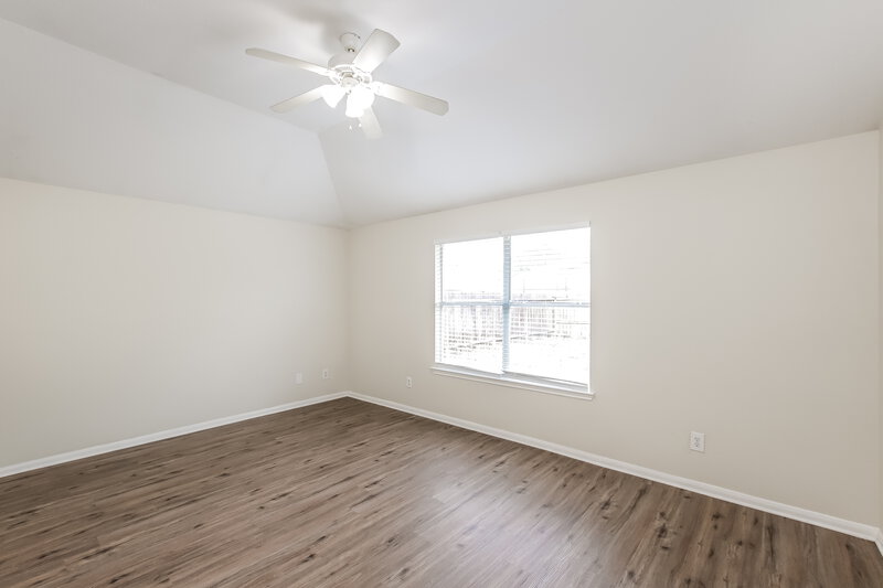 2,500/Mo, 12226 Scarlet River Dr Houston, TX 77044 Main Bedroom View