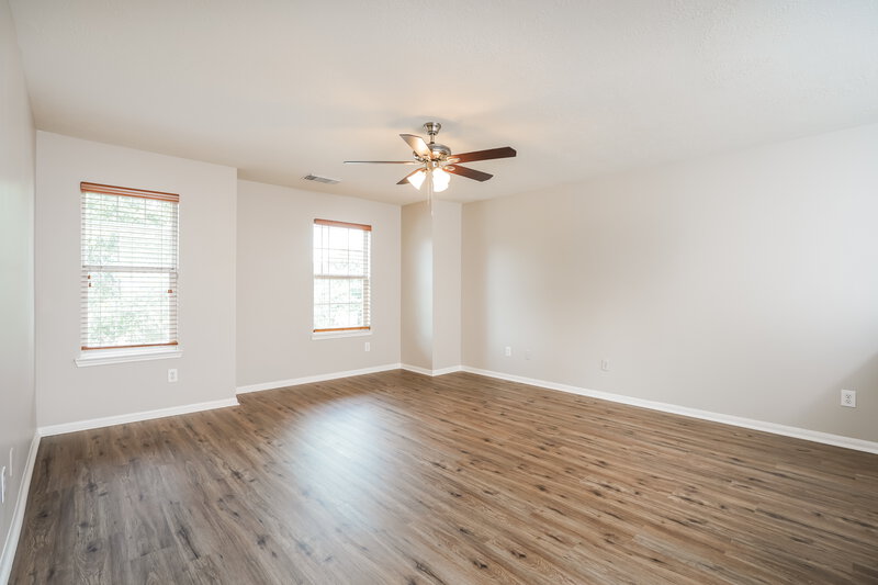 3,320/Mo, 12919 Candlewood Glen Ln Houston, TX 77014 Family Room View