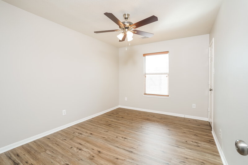 3,320/Mo, 12919 Candlewood Glen Ln Houston, TX 77014 Bedroom View 2
