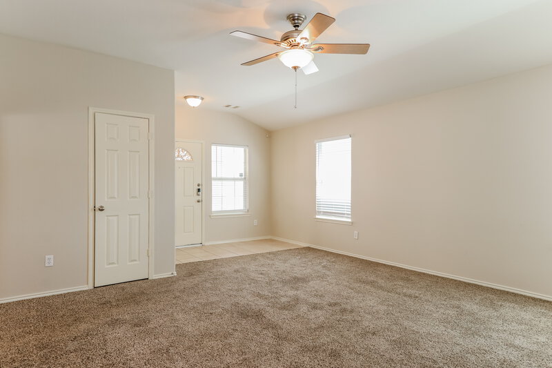 1,835/Mo, 13439 Lauren Forest Ln Houston, TX 77044 Living Room View 3