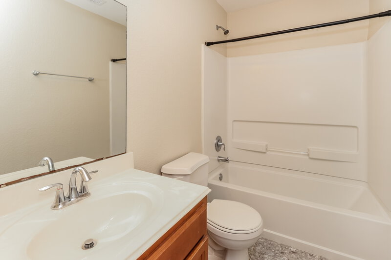 1,835/Mo, 13439 Lauren Forest Ln Houston, TX 77044 Bathroom View