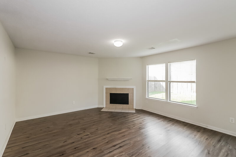 2,125/Mo, 16610 Cheshire Grove Ln Houston, TX 77090 Living Room View