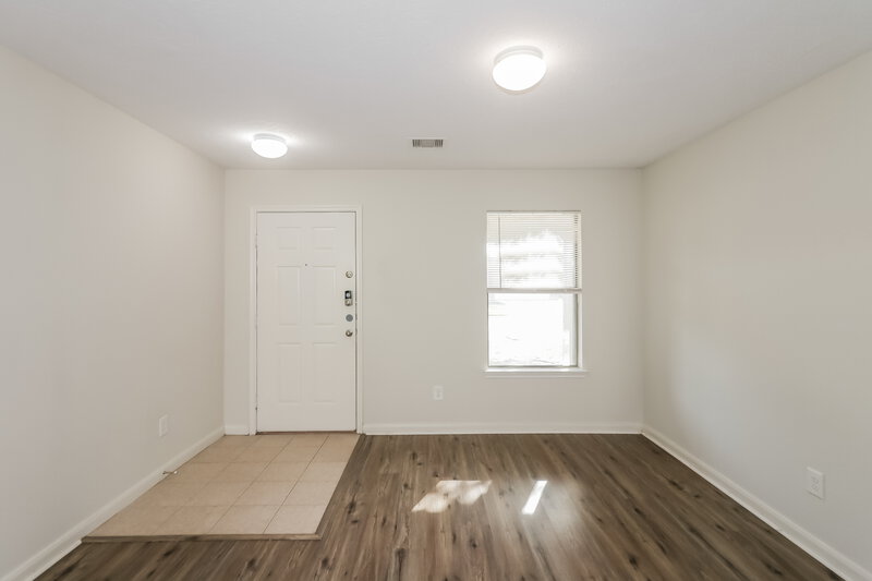 2,125/Mo, 16610 Cheshire Grove Ln Houston, TX 77090 Family Room View