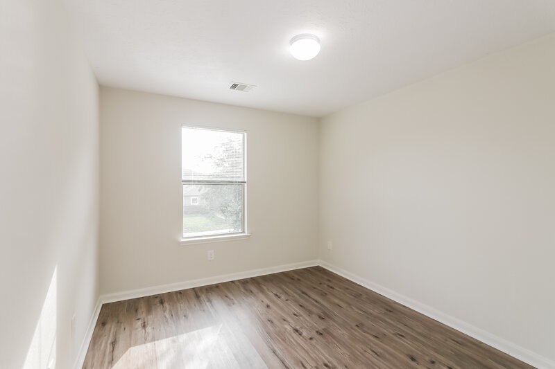 2,125/Mo, 16610 Cheshire Grove Ln Houston, TX 77090 Bedroom View
