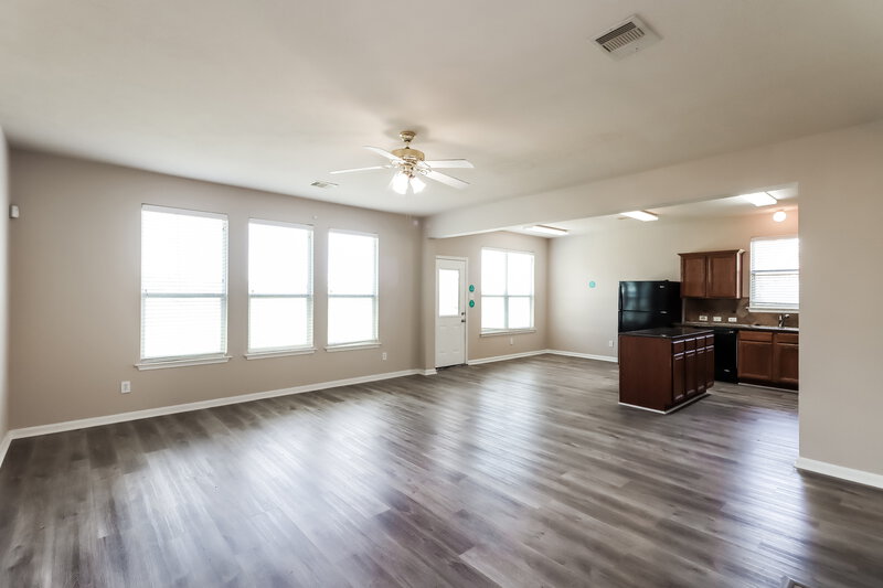 2,210/Mo, 19107 Remington Grove Ct Cypress, TX 77433 Living Room View 2