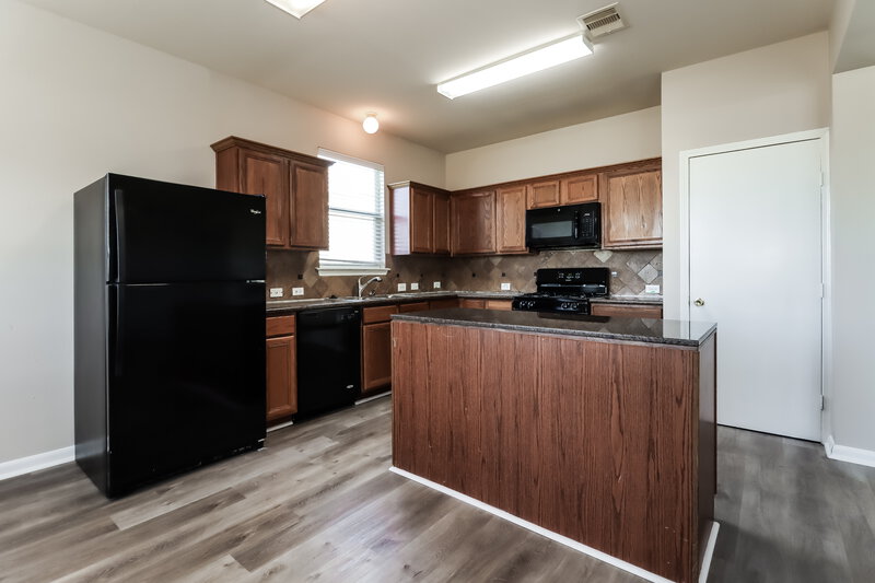 2,210/Mo, 19107 Remington Grove Ct Cypress, TX 77433 Kitchen View