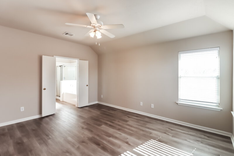 2,210/Mo, 19107 Remington Grove Ct Cypress, TX 77433 Main Bedroom View