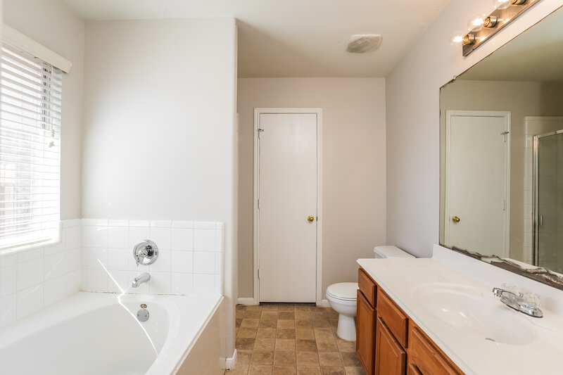 1,655/Mo, 20739 Baron Bend Ln Katy, TX 77449 Main Bathroom View