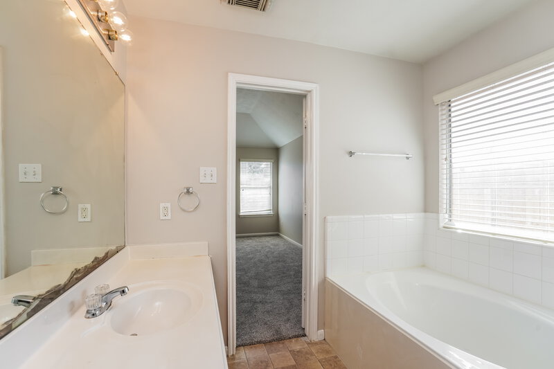 1,655/Mo, 20739 Baron Bend Ln Katy, TX 77449 Main Bathroom View 2
