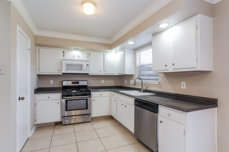 2,045/Mo, 19919 Big Timber Dr Humble, TX 77346 Kitchen View