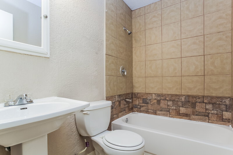 2,045/Mo, 19919 Big Timber Dr Humble, TX 77346 Bathroom View