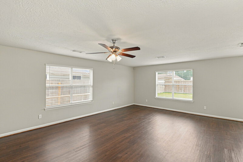 1,845/Mo, 21831 Westfield Ridge Dr Houston, TX 77073 Living Room View 2