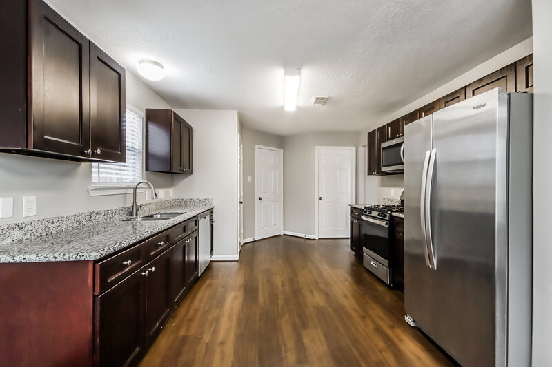 2,085/Mo, 3002 Cypress Island Dr Houston, TX 77073 Kitchen View