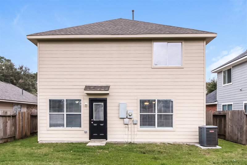 2,085/Mo, 3002 Cypress Island Dr Houston, TX 77073 Rear View