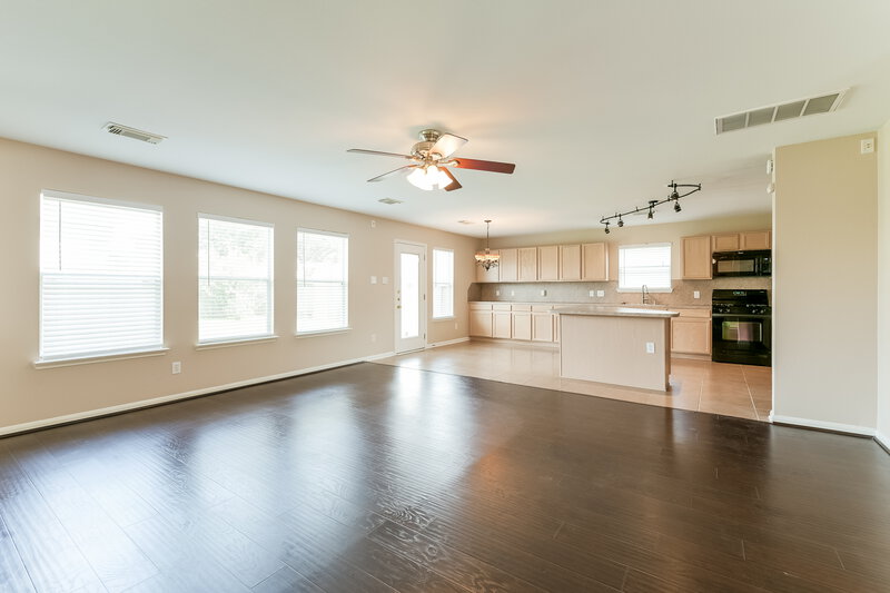2,900/Mo, 21018 White Shore Ln Spring, TX 77379 Living Room View