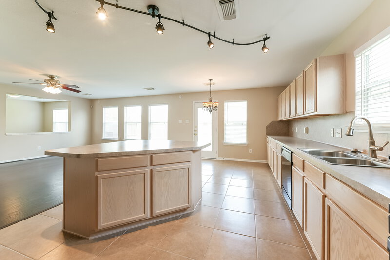 2,900/Mo, 21018 White Shore Ln Spring, TX 77379 Kitchen View