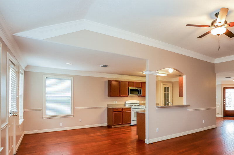 2,015/Mo, 6003 Camron Point Cir Katy, TX 77449 Living Room View 4