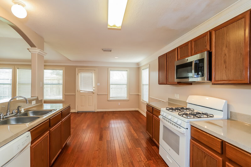 2,015/Mo, 6003 Camron Point Cir Katy, TX 77449 Kitchen View 2