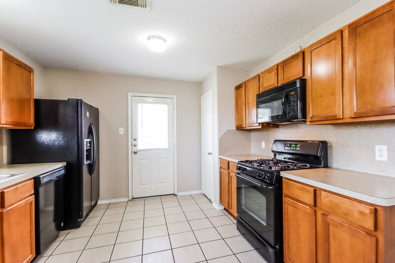 1,815/Mo, 20154 Deerbrook Park Blvd Humble, TX 77338 Kitchen View