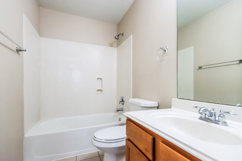 1,815/Mo, 20154 Deerbrook Park Blvd Humble, TX 77338 Main Bathroom View