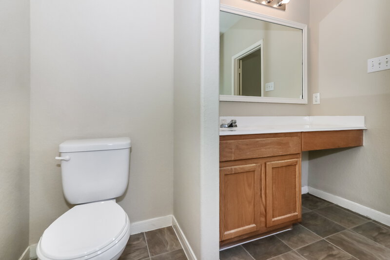 2,120/Mo, 2723 Durham Chase Ln Katy, TX 77449 Main Bathroom View 2