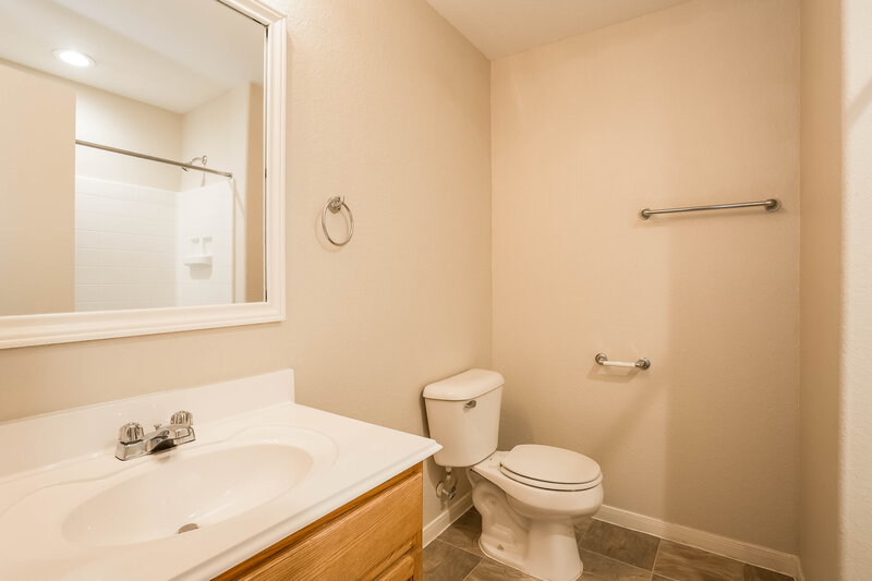 2,385/Mo, 2723 Durham Chase Ln Katy, TX 77449 Bathroom View