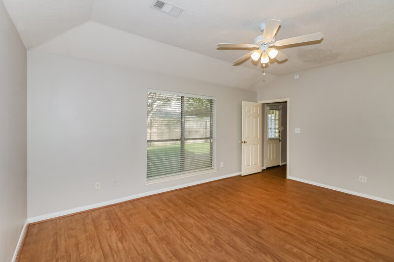 2,075/Mo, 18714 Timber Spring Dr Humble, TX 77346 Main Bedroom View