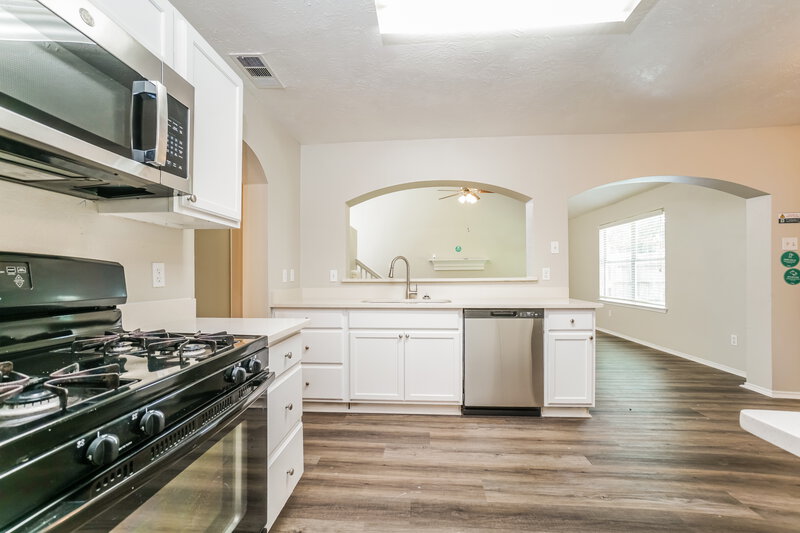 2,420/Mo, 9431 Crystal Cove Cir Houston, TX 77070 Kitchen View