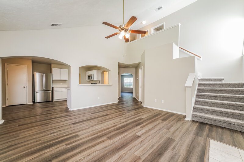 2,420/Mo, 9431 Crystal Cove Cir Houston, TX 77070 Family Room View 2