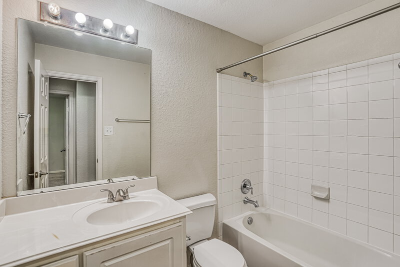 1,930/Mo, 2219 Diamond Crest Dr Missouri City, TX 77489 Bathroom View